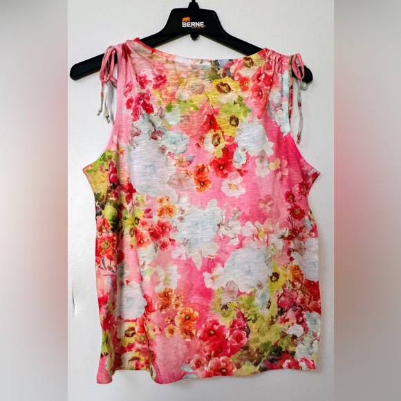 Super cute floral tank top with adjustable width. A little added bling & style - Picture 2 of 2